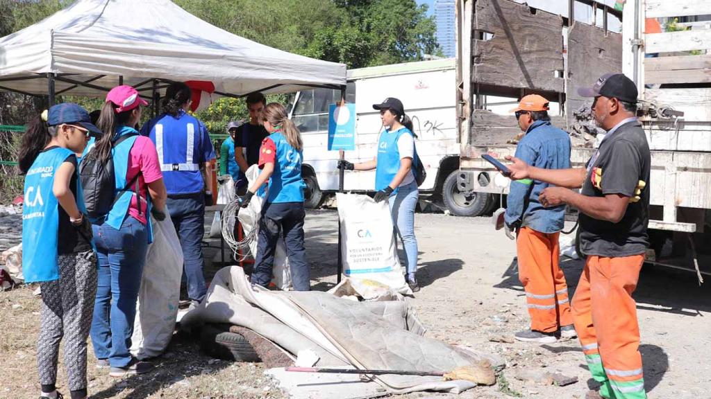 Fueron removidos 5,500 kilos de residuos del cause del Arroyo Seco en Monterrey.